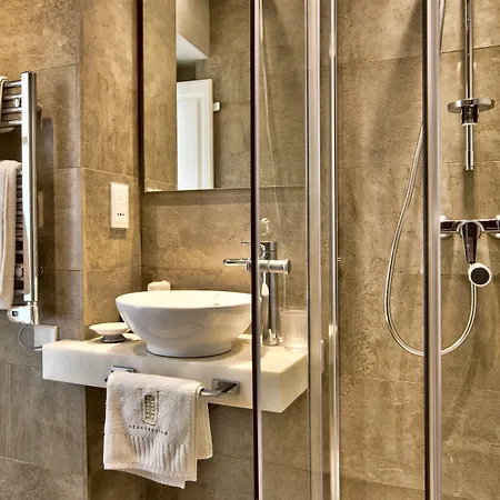 U Collection - A Luxury Collection Suites,