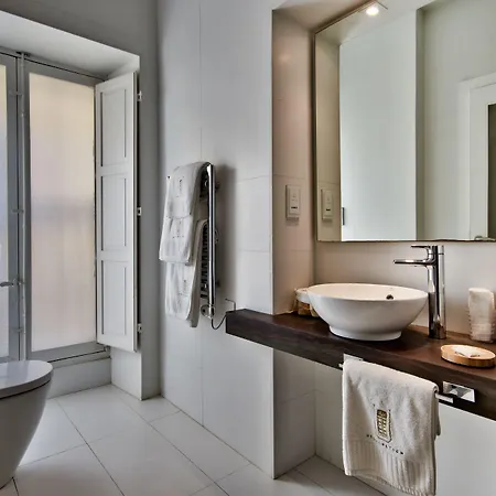 U Collection - A Luxury Collection Suites,