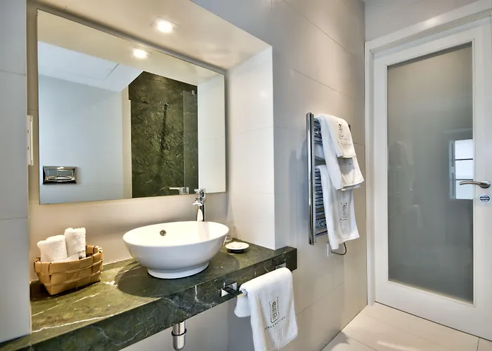 U Collection - A Luxury Collection Suites,